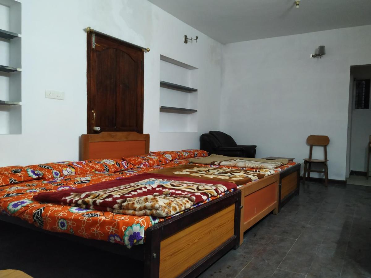 Auberge de jeunesse White House Anandagiri à Tamilnadu - Tamilnadu - Kodaikanal Extérieur photo