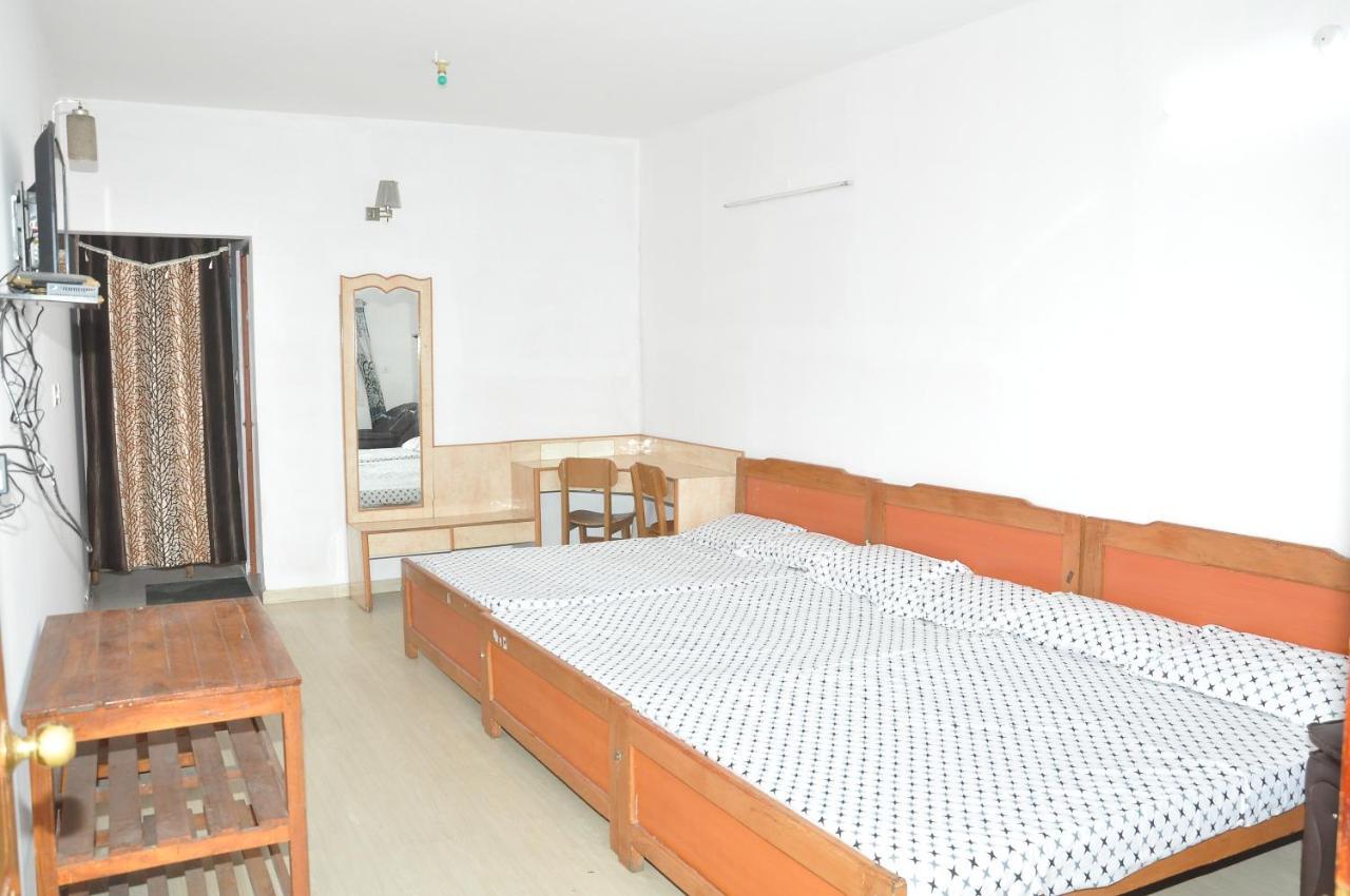 Auberge de jeunesse White House Anandagiri à Tamilnadu - Tamilnadu - Kodaikanal Extérieur photo